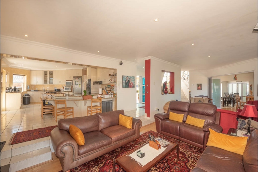 6 Bedroom Property for Sale in Humerail Eastern Cape